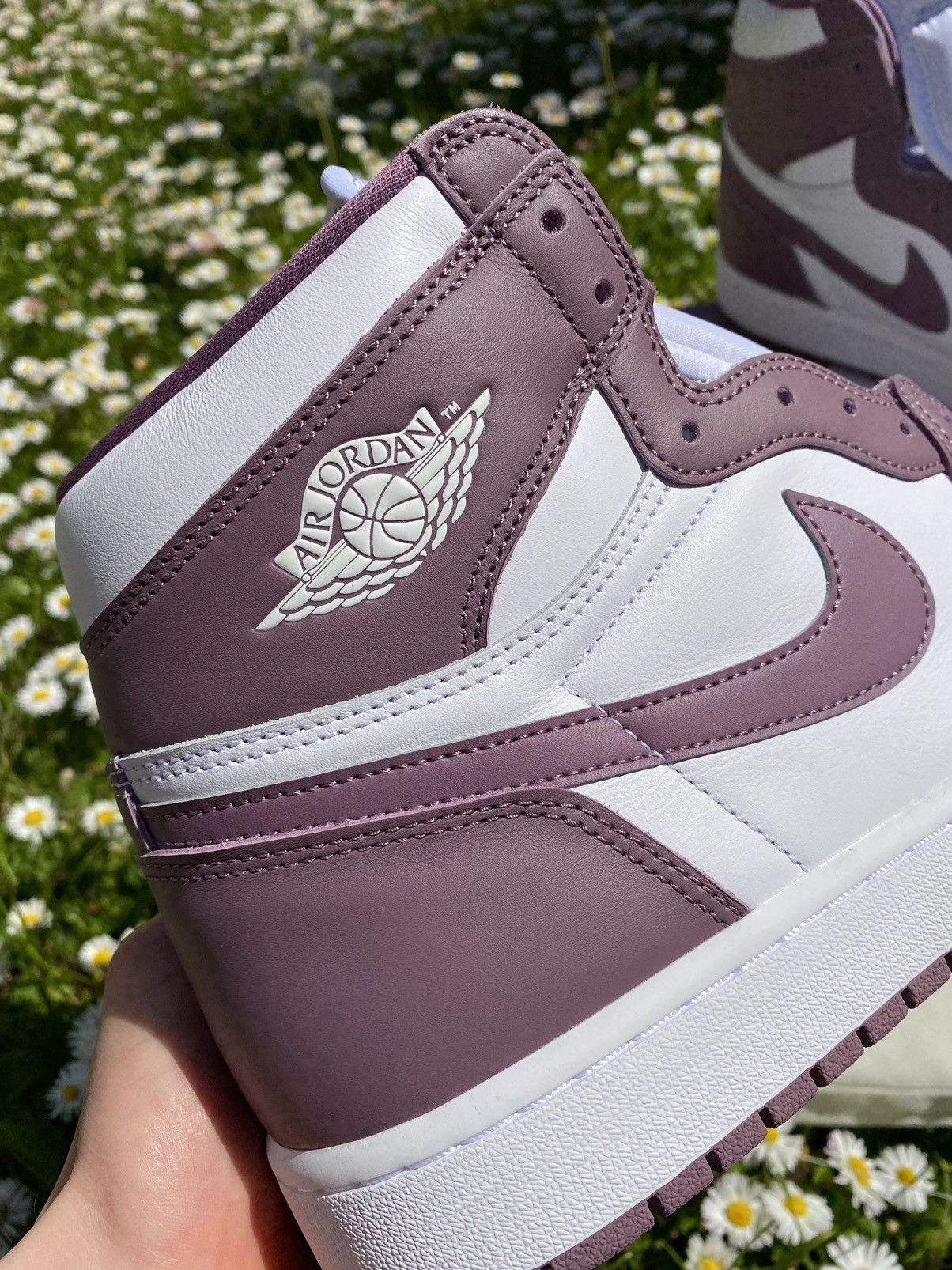 Jordan Brand Nike Air Jordan 1 Retro High OG Mauve DS 12 US Size US 12 / EU 45 - 7 Thumbnail