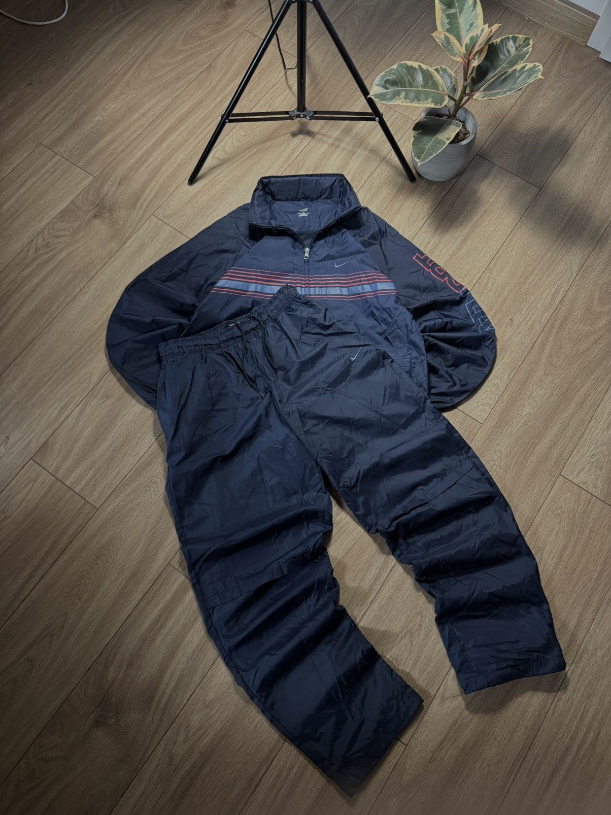 Nike 00s Nike Track Suit Vintage Nylon Usa Streetwear Set Size US 34 / EU 50 - 1 Thumbnail