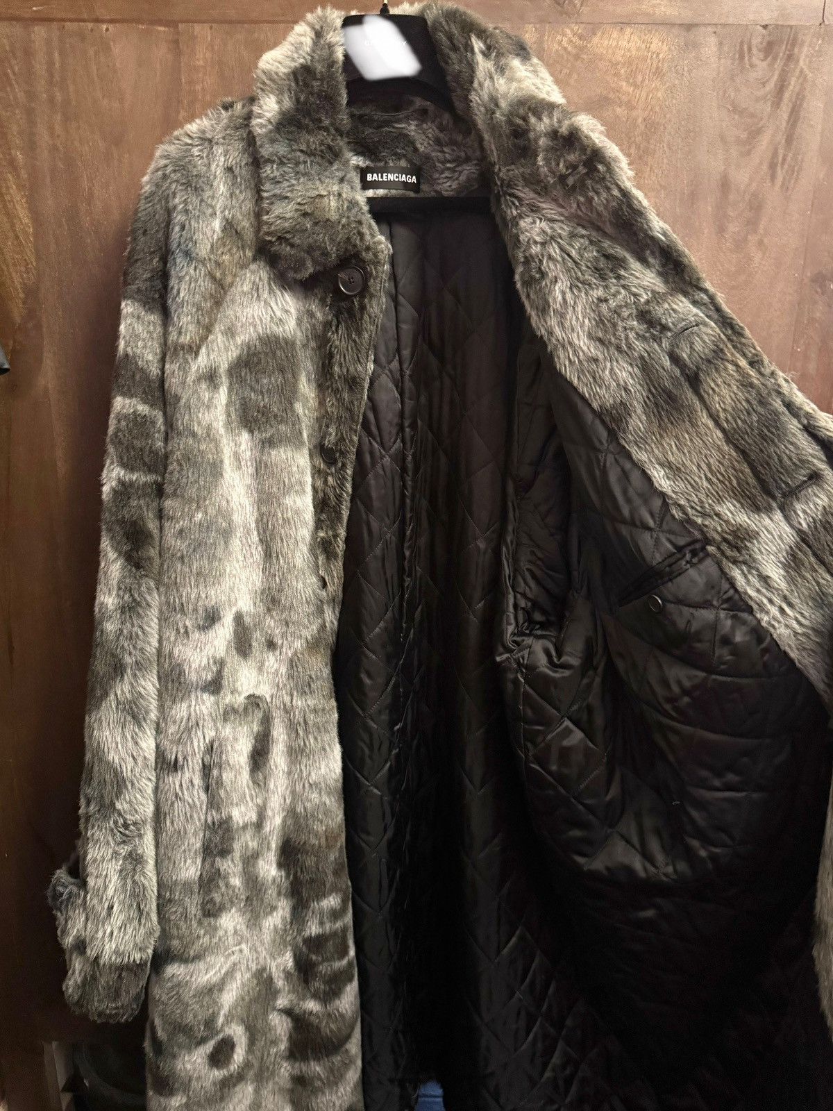 Balenciaga balenciaga faux fur printed runway coat men 46 oversized Size US S / EU 44-46 / 1 - 6 Thumbnail
