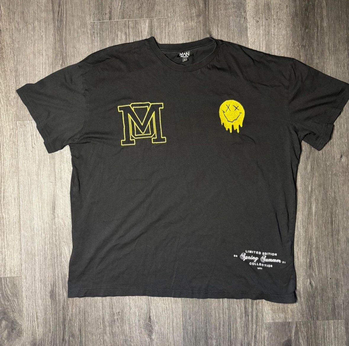 Boohoo Boohoo Man Black and Yellow streetwear t-shirt Size US L / EU 52-54 / 3 - 1 Thumbnail
