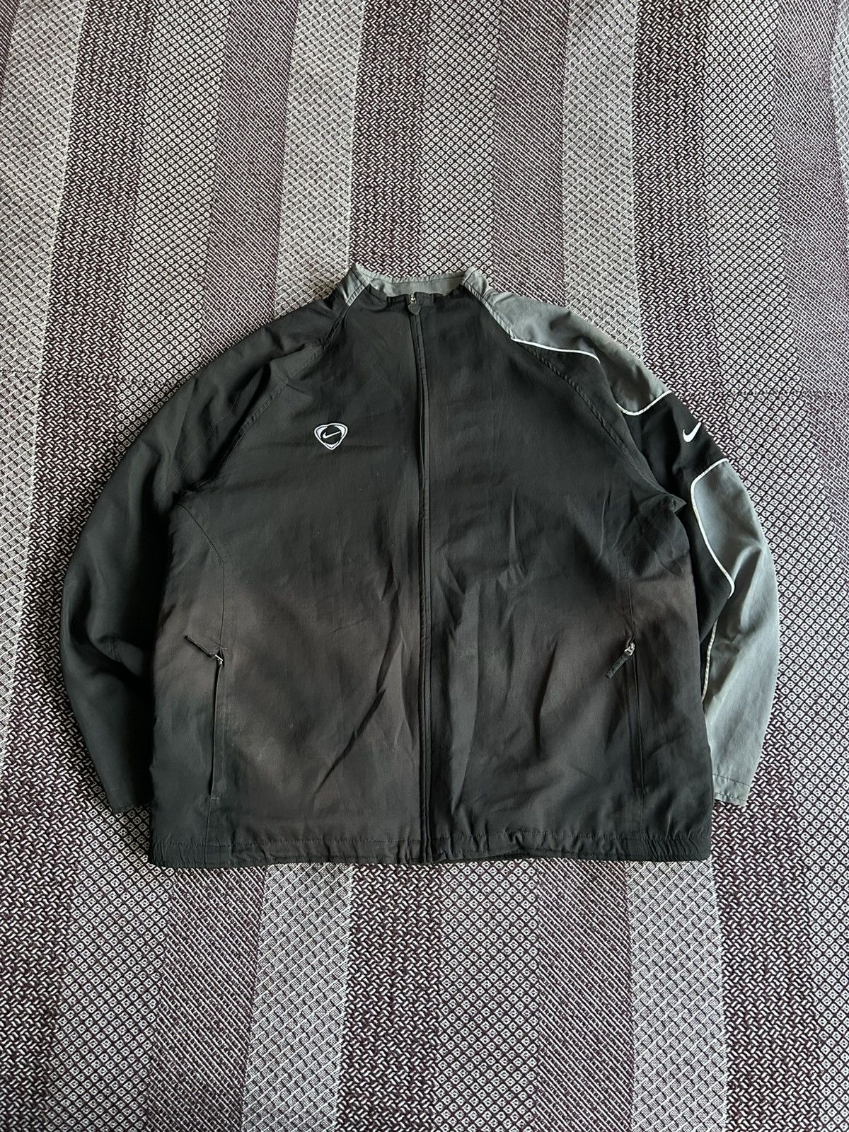 Nike Vintage 90s Nike Windbreaker Jacket Faded Colour Streetwear Size US XL / EU 56 / 4 - 1 Thumbnail