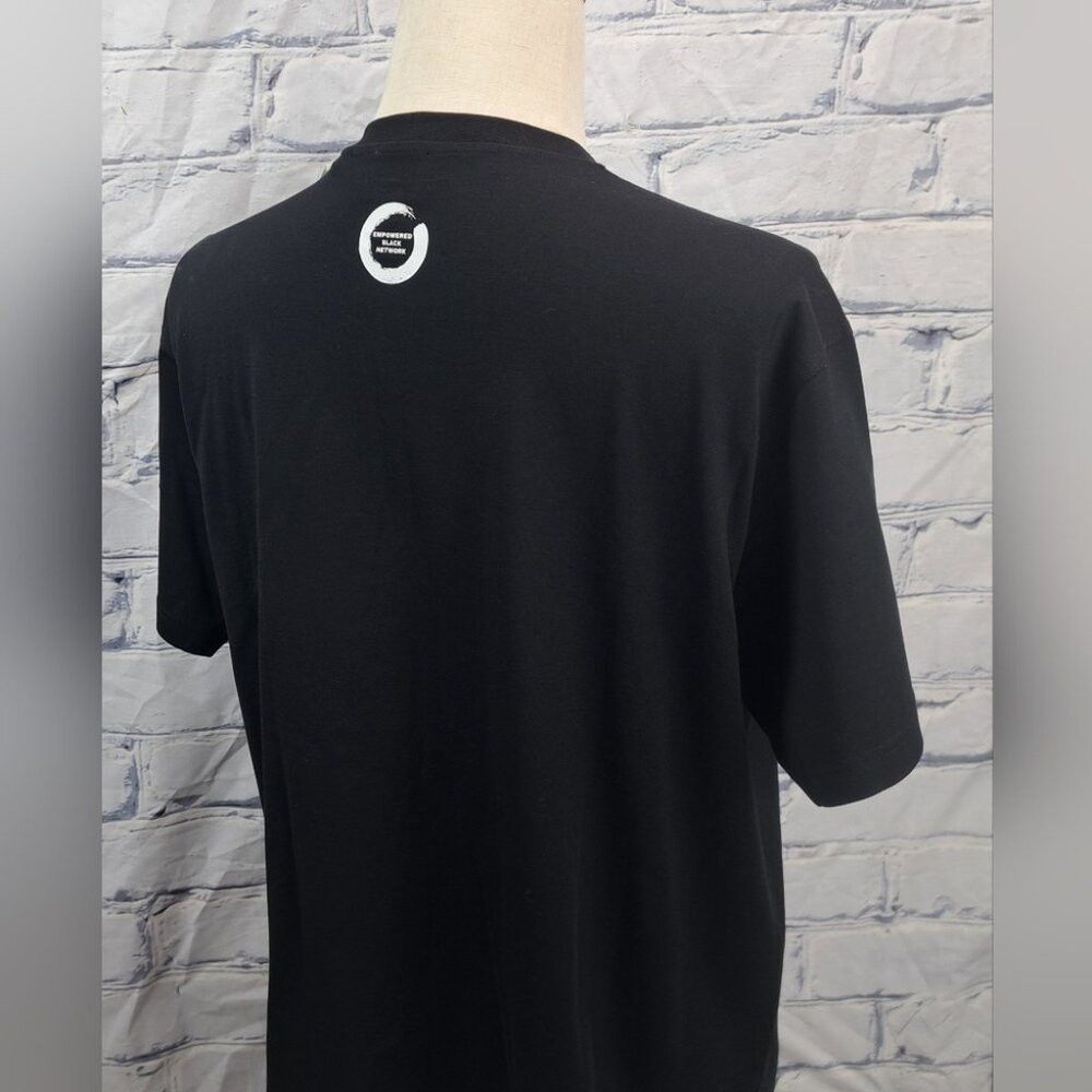Burberry NWT Burberry Men's T-Shirt Tee Black Power Fist TB Logo Org Size US M / EU 48-50 / 2 - 8 Thumbnail