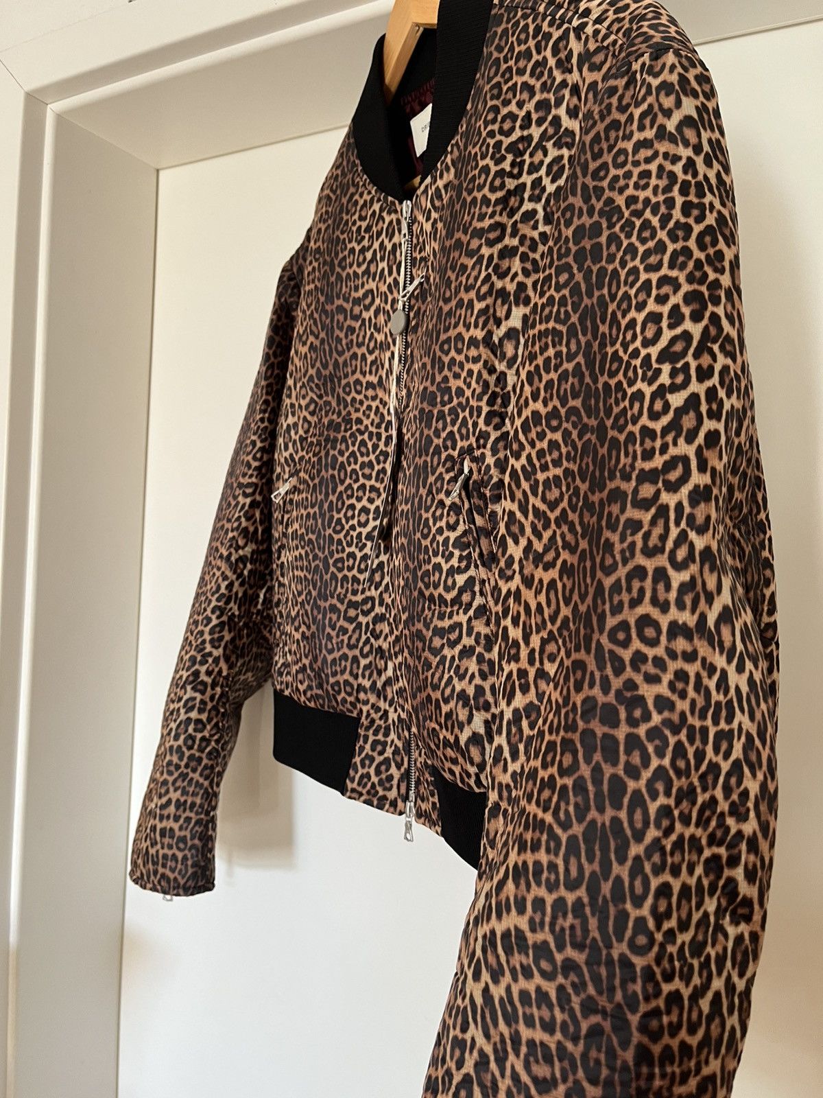 Dries Van Noten Dries Van noten leo leopard puffer bomber jacket size M Size US M / EU 48-50 / 2 - 4 Thumbnail