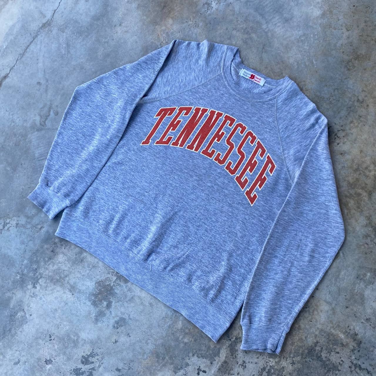Vintage RARE VINTAGE 70S TENNESSE UNIVERSITY BASSETT WALKER RAYON Size US L / EU 52-54 / 3 - 12 Thumbnail