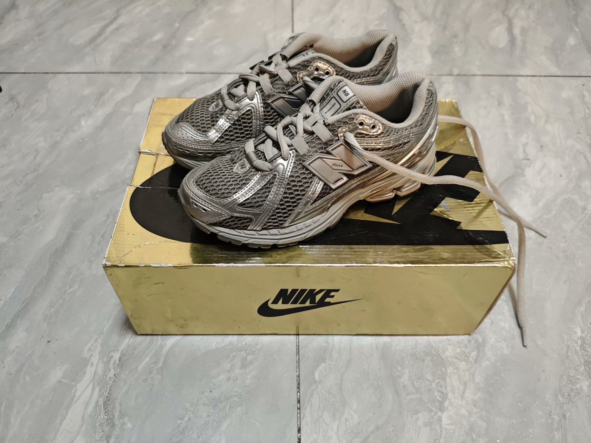 New Balance New Balance Techwear Silver Lowtop Sneakers 5 Men Size US 5 / EU 37 - 1 Thumbnail