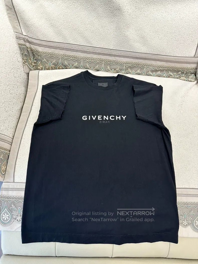 Givenchy Givenchy SS21 Oversized Logo Print Round Neck Short Sleeve Size US S / EU 44-46 / 1 - 1 Thumbnail