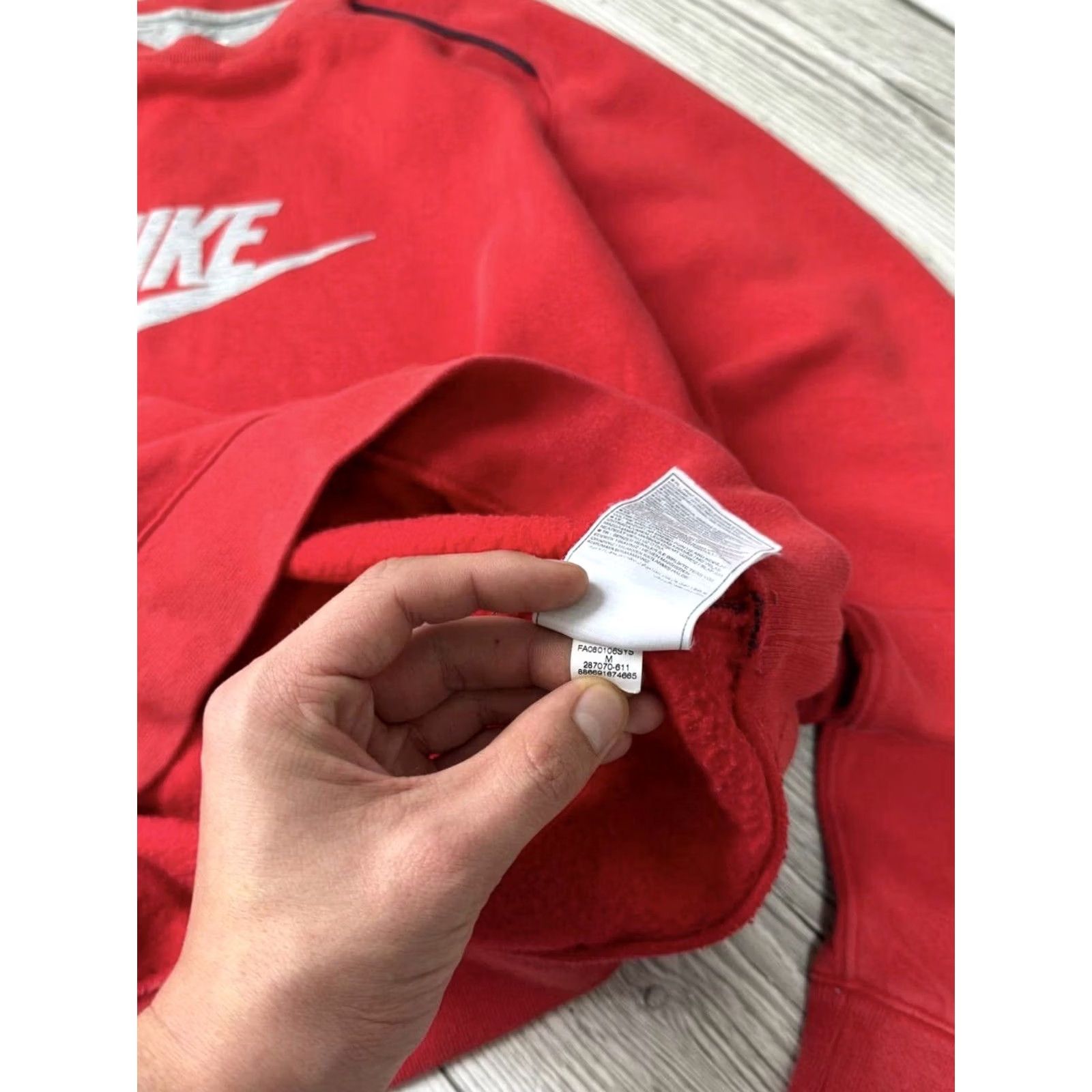 Nike VINTAGE Nike Big Logo Red Sweatshirt Mens M Sweatshirt Logo 90s Retro Sports Pullover Red Nike Shirt Size US M / EU 48-50 / 2 - 8 Thumbnail