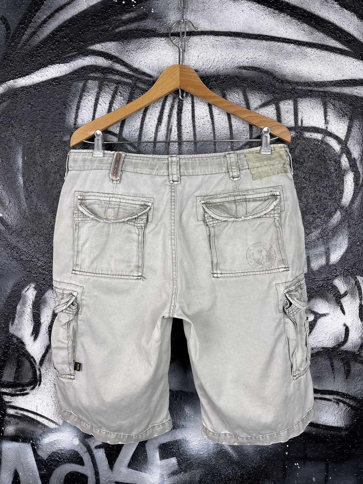 Alpha Industries Alpha Industries Vintage Grey Cotton Cargo Shorts Men’s Size Medium Size US 32 / EU 48 - 11 Thumbnail