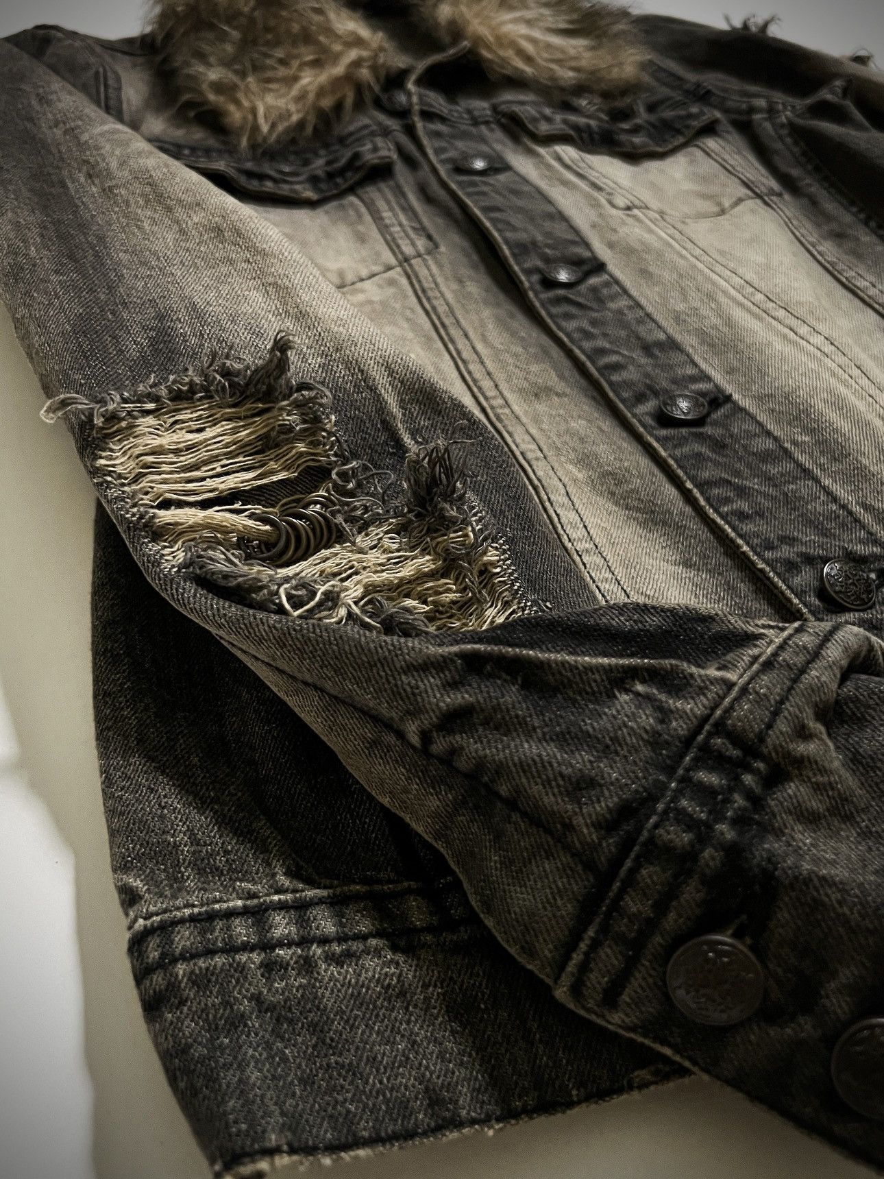 Japanese Brand Midas Archive Distressed Fur Jacket VKei Y2K Custom Rings Size US M / EU 48-50 / 2 - 10 Thumbnail