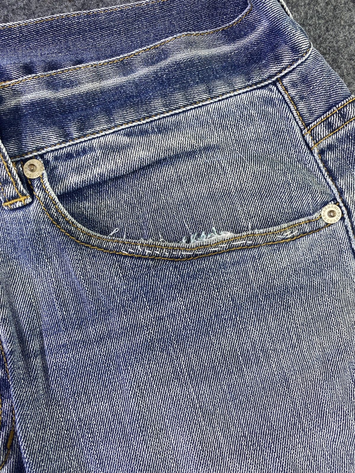 Armani Exchange × Jean Armani Exchange Blue Wash Jeans-J949 Size US 33 - 15 Thumbnail