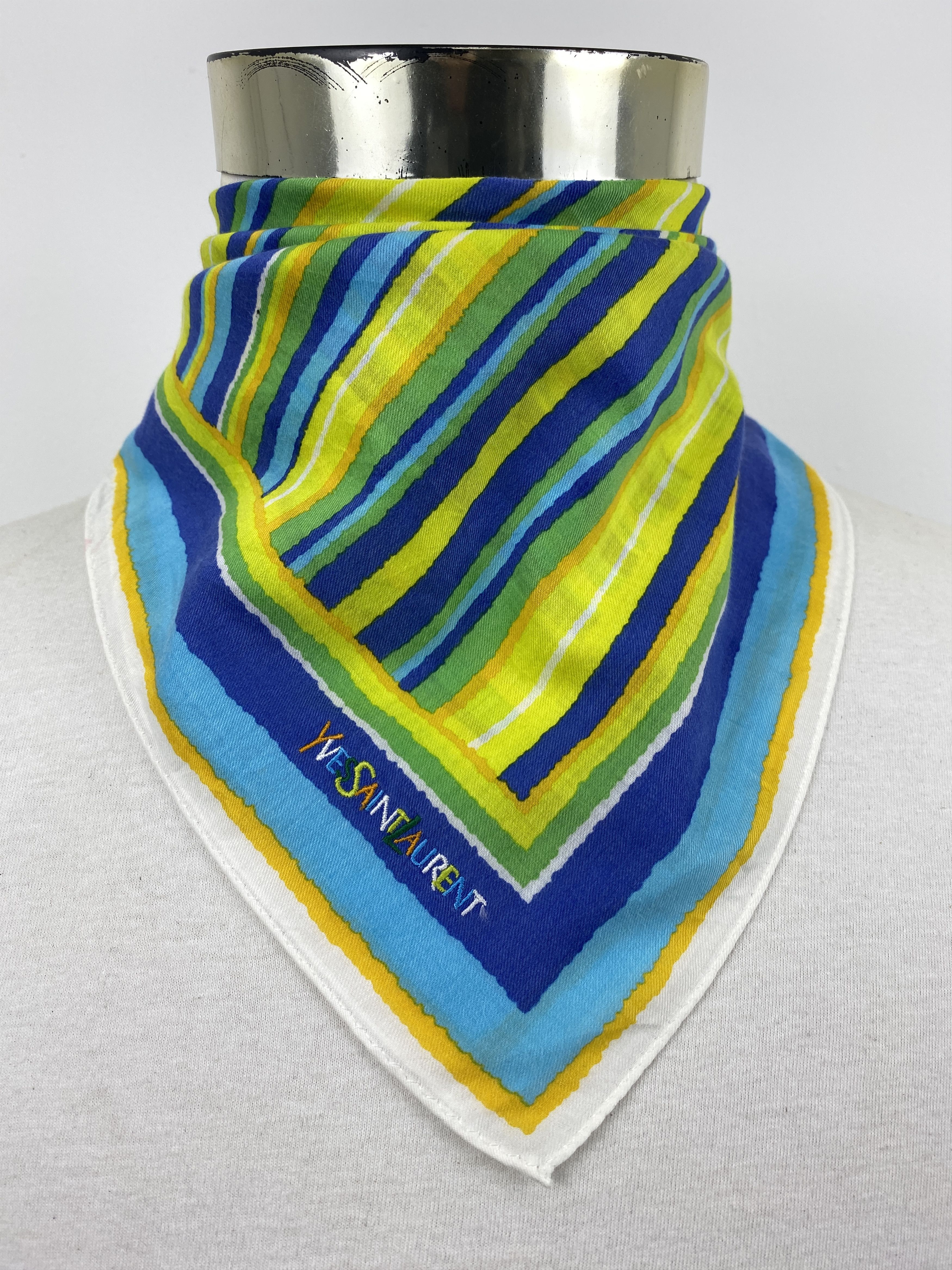 Vintage Yves Saint Laurent Handkerchief /Neckerchief HKC0744 Size ONE SIZE - 2 Thumbnail