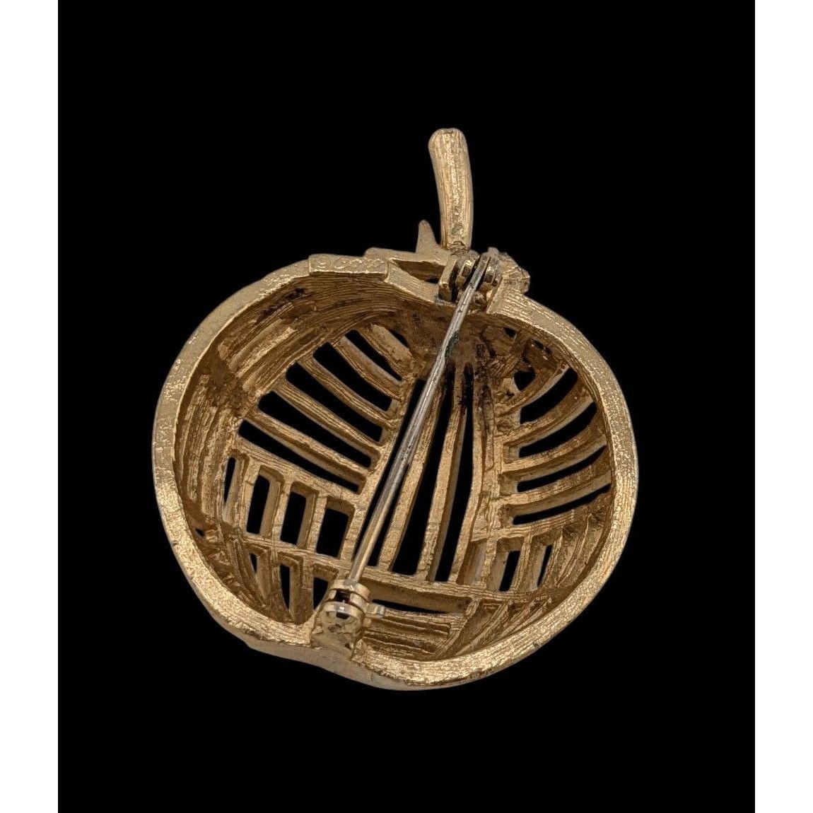 Other Vintage Collectible Coro Abstract Apple Brooch Gold Tone Size ONE SIZE - 3 Thumbnail