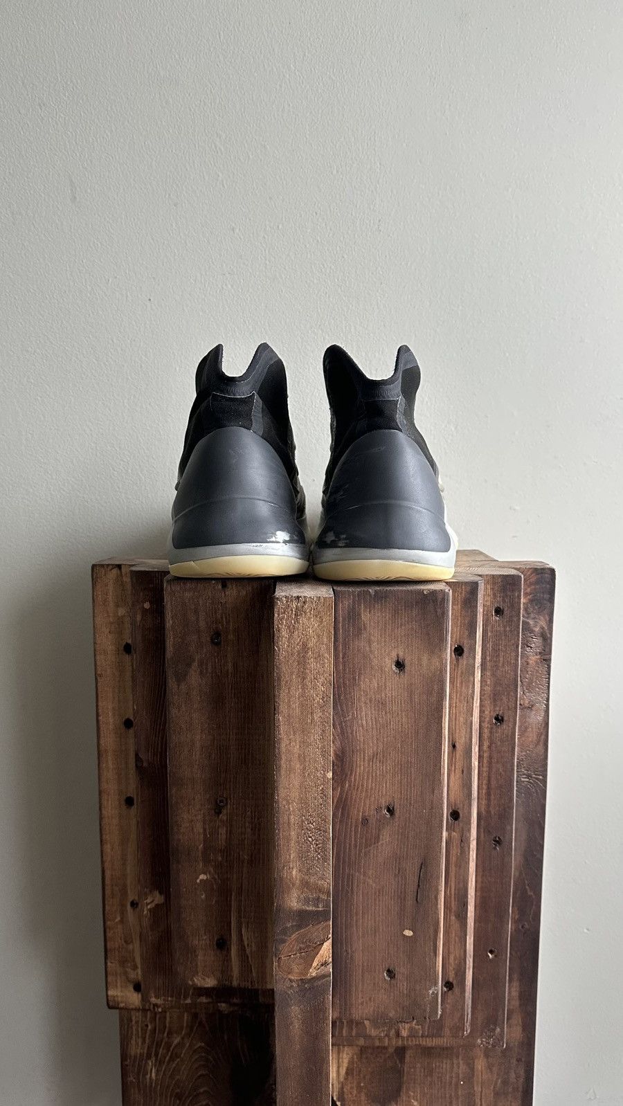 Adidas Adidas YZY QNTM “Barium” Size US 12.5 / EU 45-46 - 4 Thumbnail