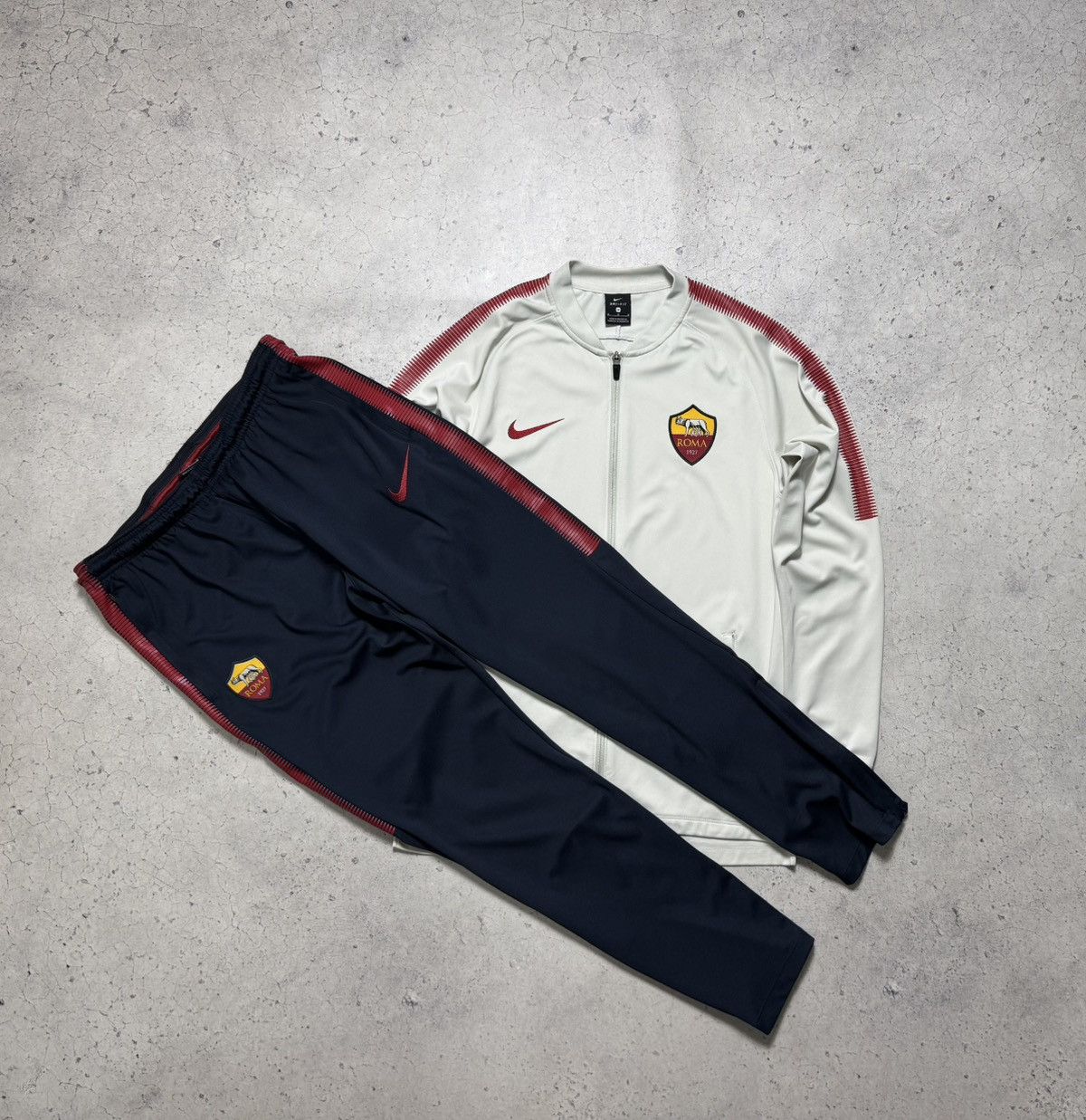Nike Nike AC Roma Football Track Suit Jacket & Pants Size M Size US M / EU 48-50 / 2 - 2 Thumbnail