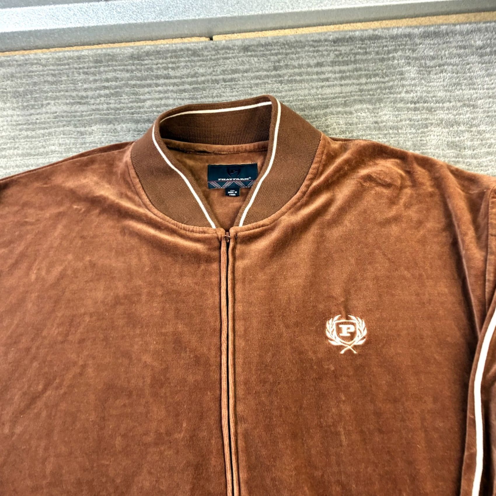 Phat Farm VINTAGE Phat Farm Jacket Mens 2XL Brown Velour Full Zip Bomber Y2K Baggy Jacket Size US XXL / EU 58 / 5 - 3 Thumbnail