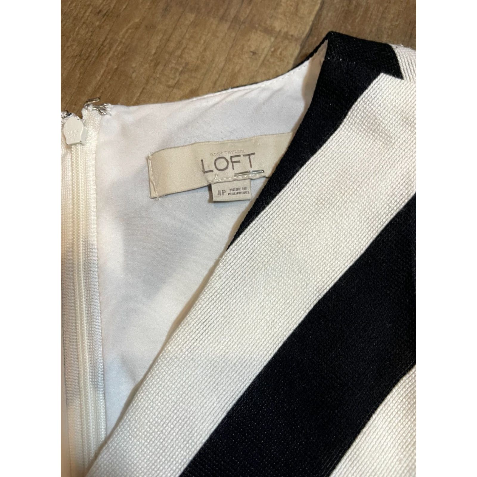 Loft LOFT Ann Taylor Dress Womens Size 4p Petite Knee Length Sleeveless Black & White Striped Shift Dress P Petite Womens Size S / US 4 / IT 40 - 4 Thumbnail