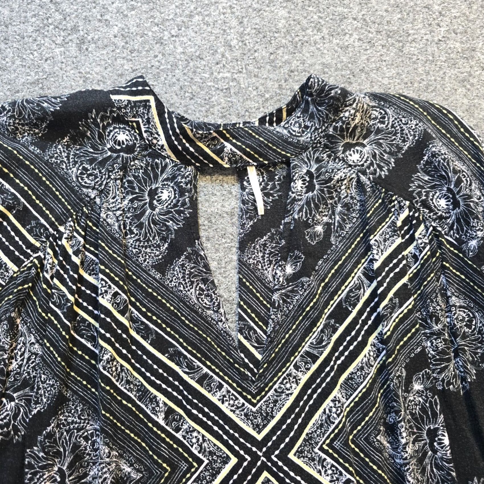 Free People Free People Top Blouse Tunic Womens Large Black Bandana V Neck Long Sleeve Bohemian Hippie Outfit Size L / US 10 / IT 46 - 2 Thumbnail