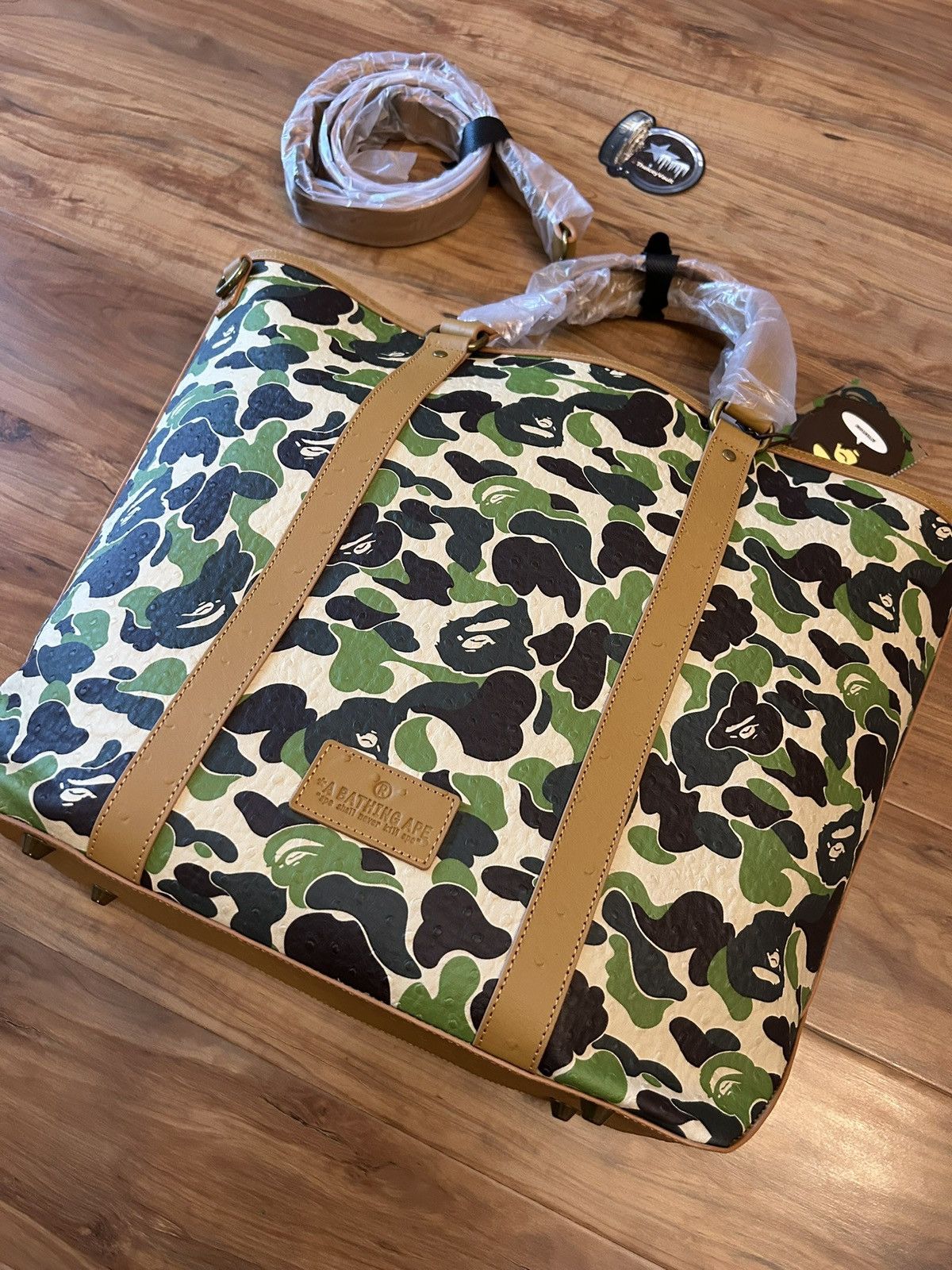 Bape NEW Bape Green ABC Camo PU Ostrich Leather Tote Bag Size ONE SIZE - 3 Thumbnail