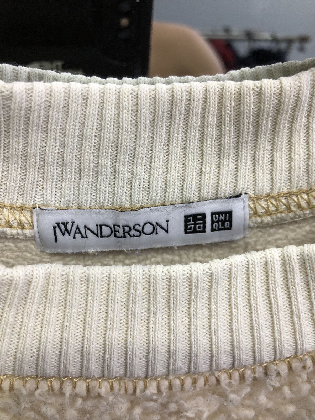 JW Anderson × Japanese Brand × Uniqlo Uniqlo JW Anderson fluffy fleece sweathirt Size M / US 6-8 / IT 42-44 - 8 Thumbnail