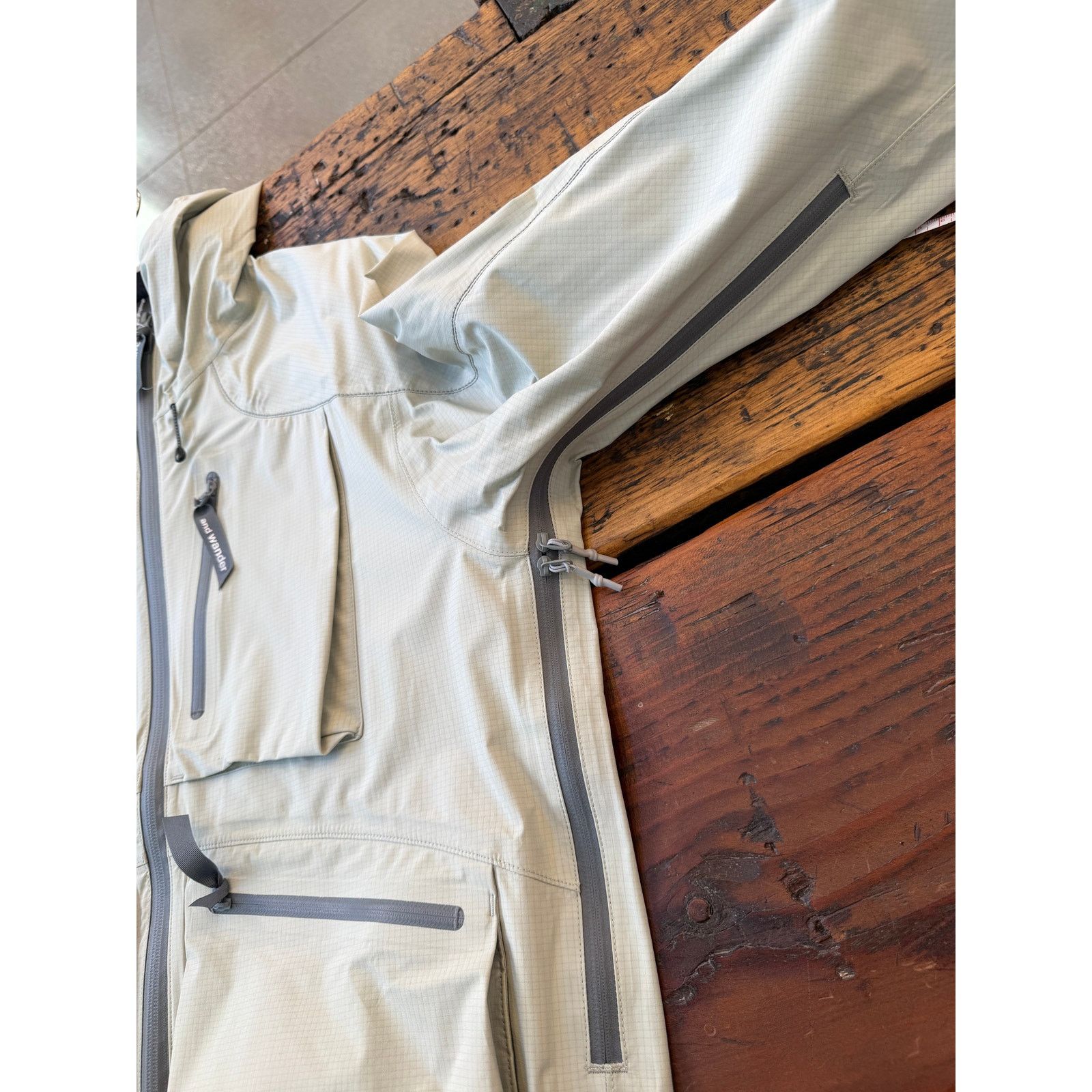 And Wander and wander EVent Dropping Pocket Rain Jacket Size US L / EU 52-54 / 3 - 12 Thumbnail