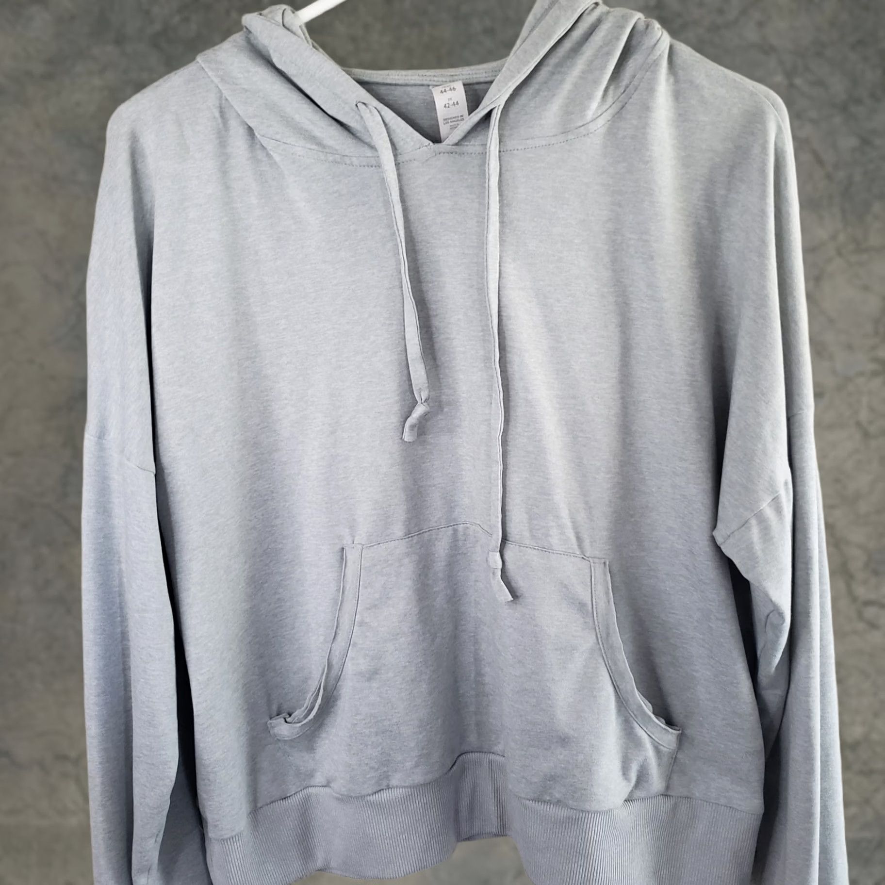 Vintage MARIKA Women's L Gray Lightweight HOODIE Long Sleeve Thumb Hole Kangaroo Pockets Pullover Casual Activewear Womens Size L / US 10 / IT 46 - 1 Thumbnail
