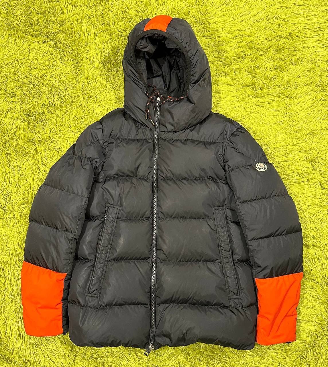 image of Moncler Drake Puffer Jacket in Navy, Men's (Size XL)