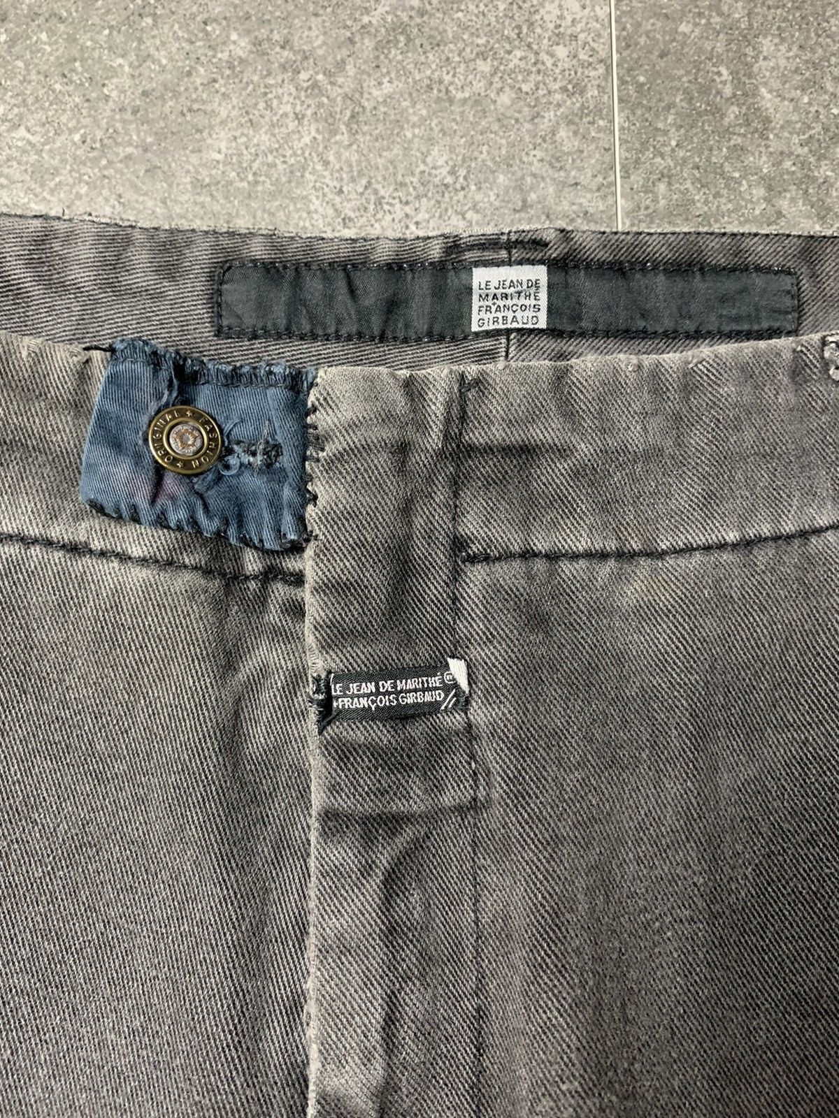 Marithe + Francois Girbaud 2000s Marithe Francois Girbaud Shuttle Tape Jorts Size US 43 - 6 Thumbnail