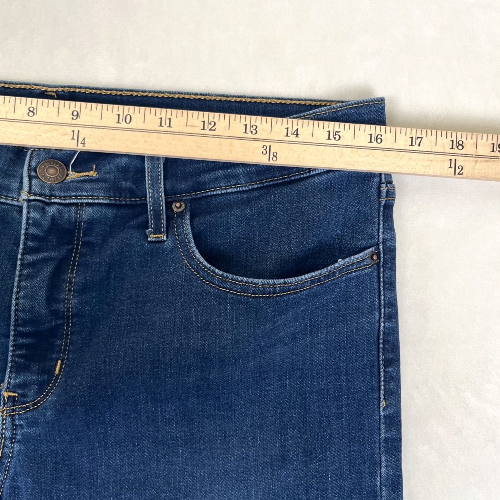 Levi's Levi's 311 Shaping Skinny Mid-Rise Jeans Women's 31x30 Blue Dark Wash Stretch Jeans Women's Slim Blue 31" Regular Denim Pocket Zipper Button Size 24" / US 00 / IT 34 - 3 Thumbnail