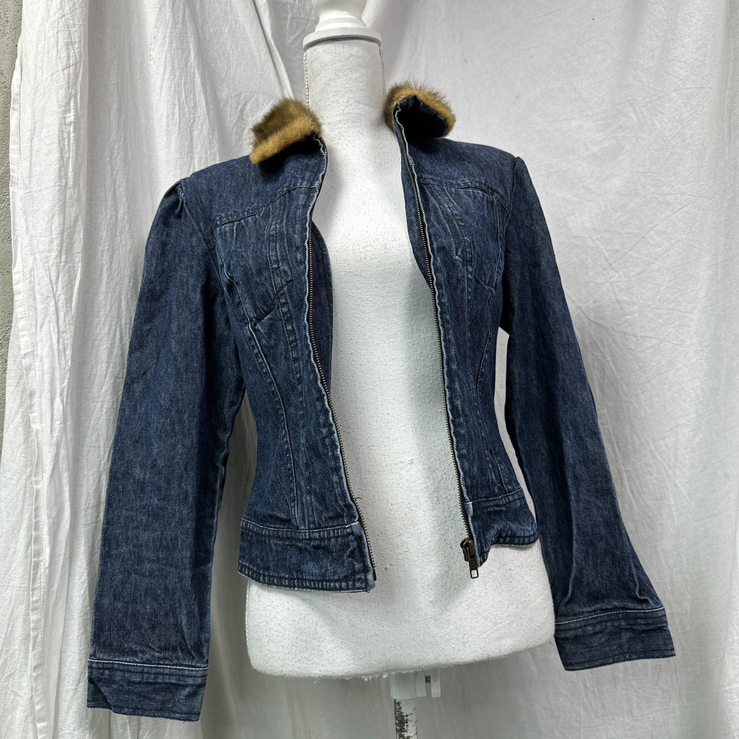 Vintage Vintage Denim Casual Faux Fur Collar Jeans Jacket 00s Size S / US 4 / IT 40 - 6 Thumbnail