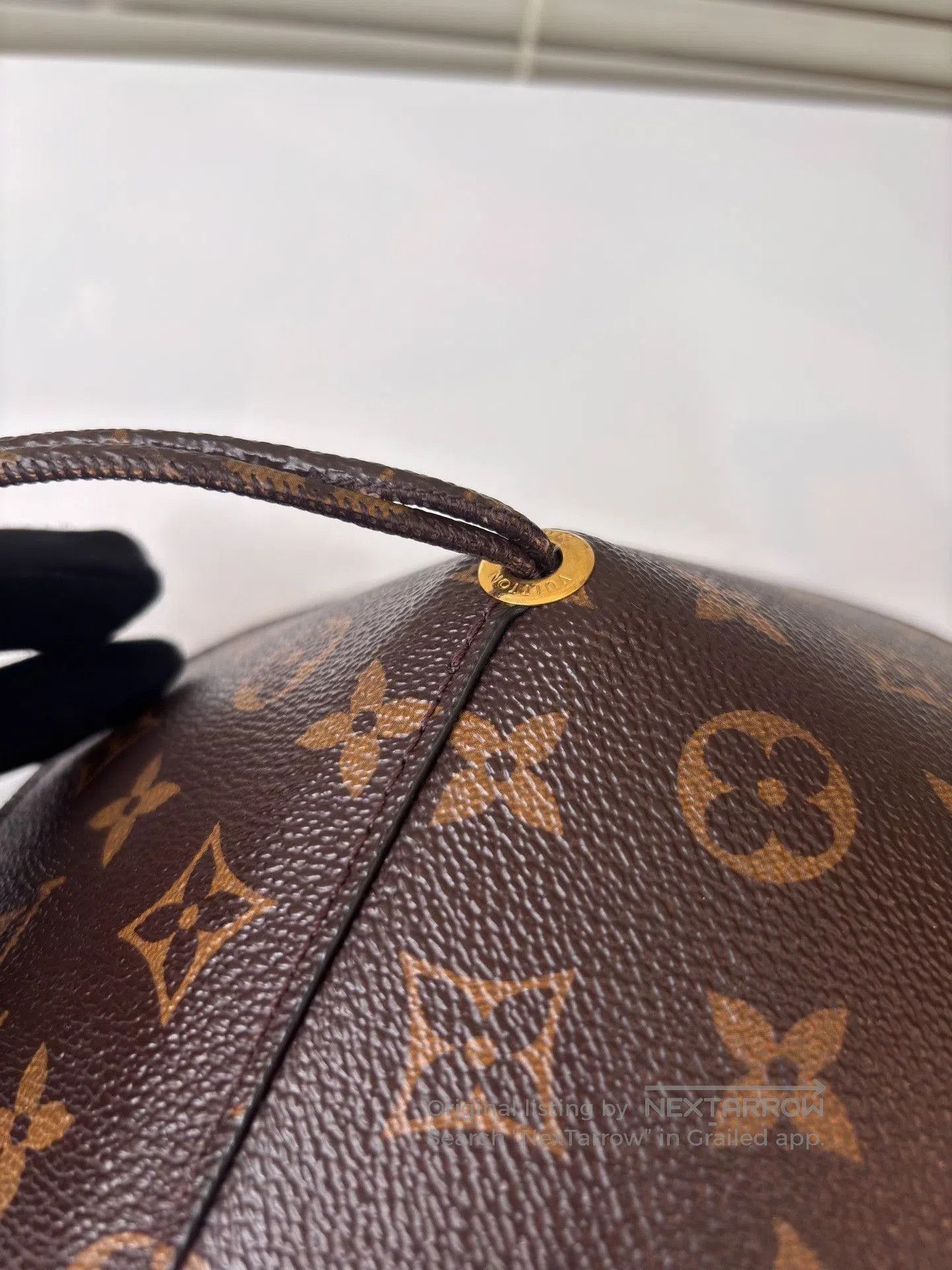 Louis Vuitton LV Monogram UFO Runway Bag. Size ONE SIZE - 8 Thumbnail