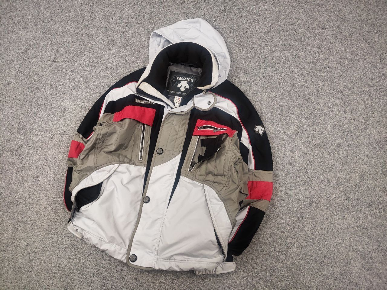 Descente Vintage Descente Airdrive Ski Zipper Hooded Jacket Logo Size US S / EU 44-46 / 1 - 4 Thumbnail