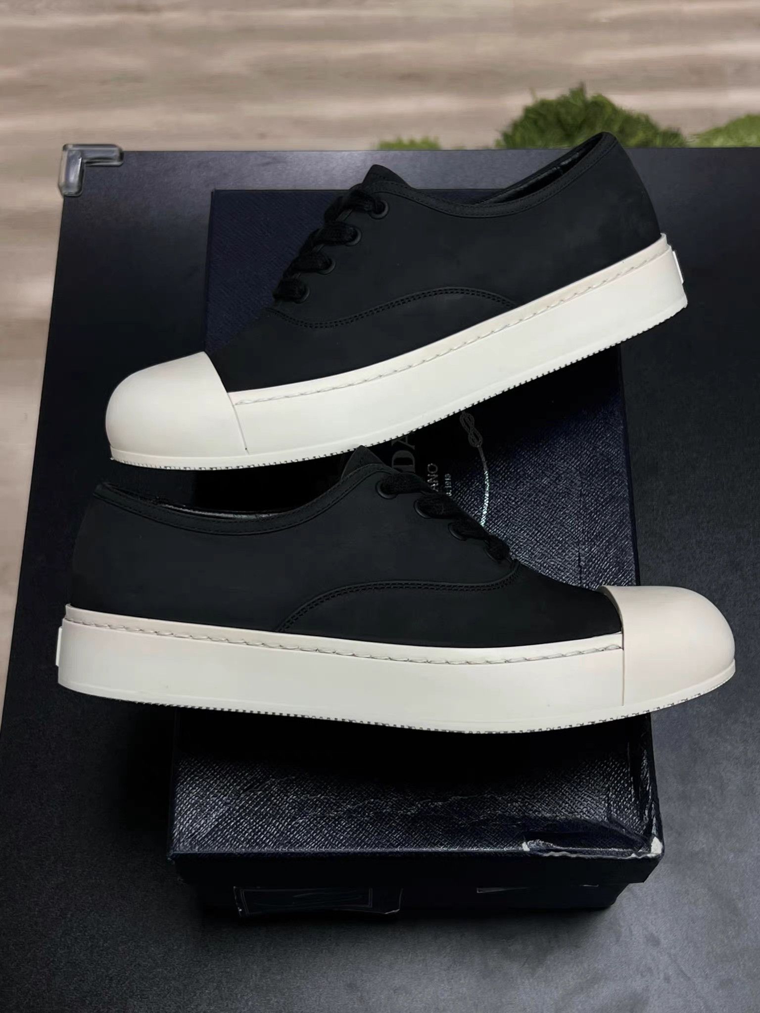 Prada PRADA Downtown Low-Top Leather Sneakers K15 Size US 6 / EU 39 - 5 Thumbnail