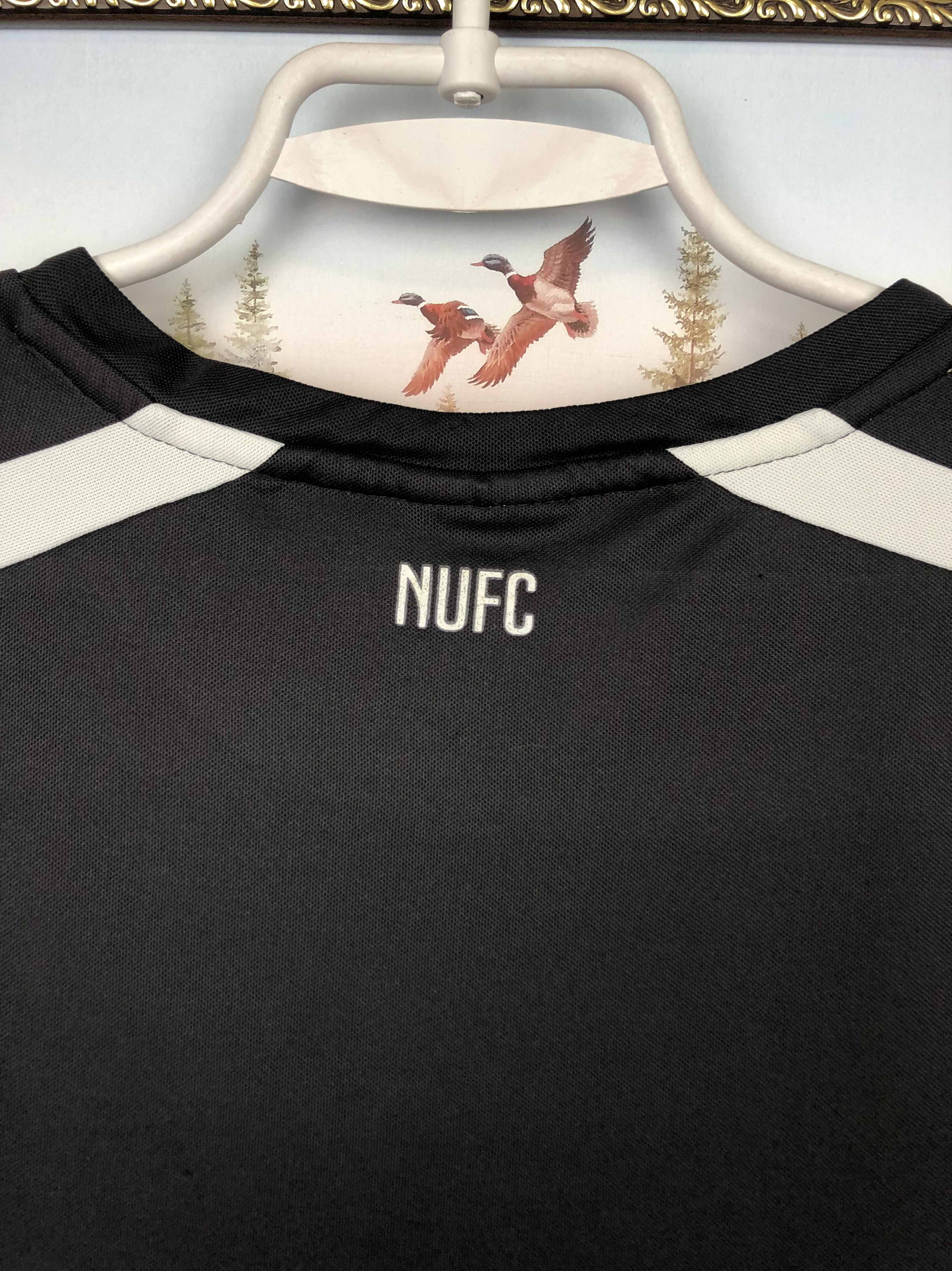 Other Newcastle United Home Football Shirt 2014 Soccer Jersey Size US L / EU 52-54 / 3 - 11 Thumbnail