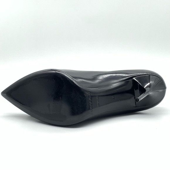 Burberry BURBERRY Flanagan Pointed Toe Pump in Black Leather Size US 7.5 / IT 37.5 - 9 Thumbnail