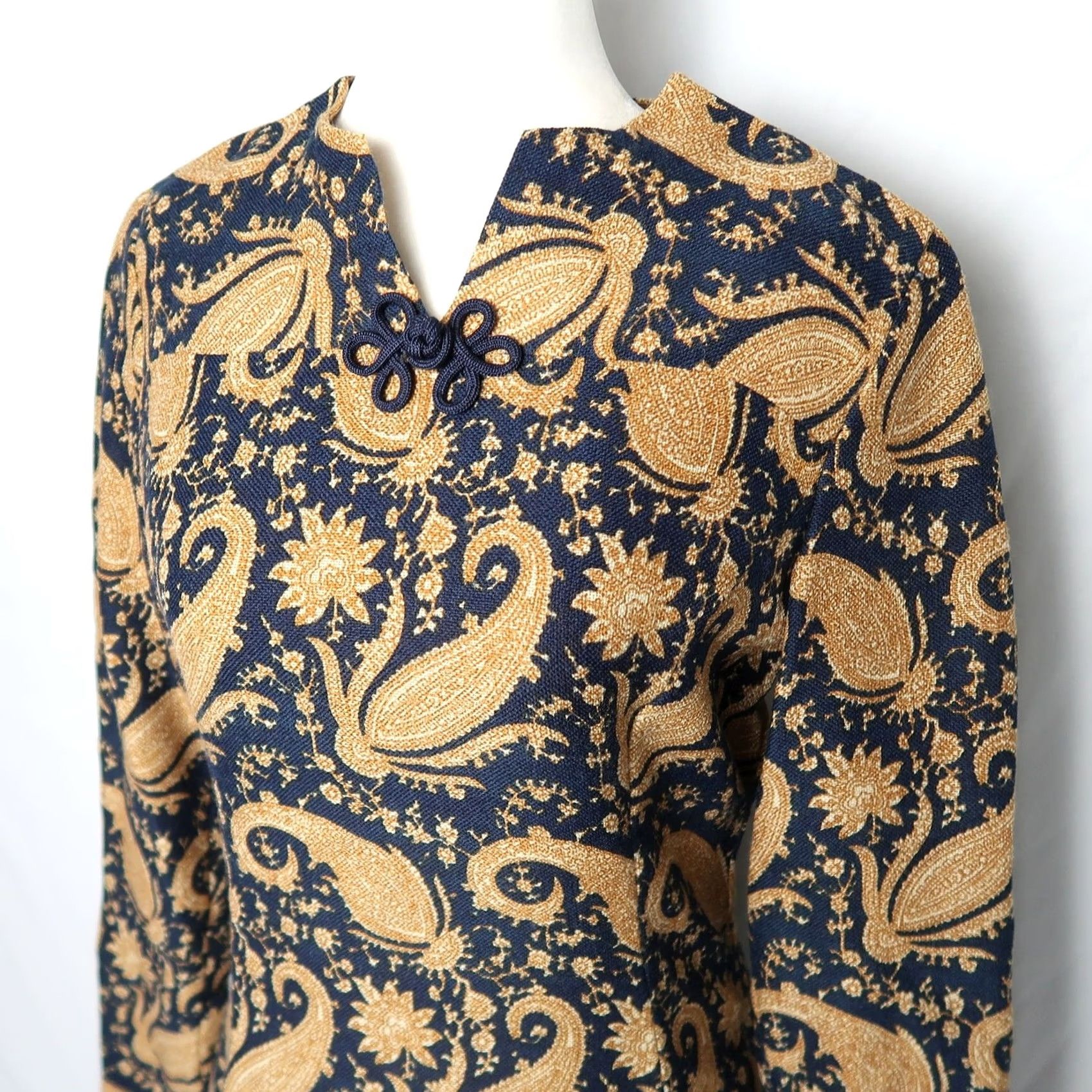 Vintage VINTAGE 60s navy blue and tan baroque paisley print midi dress Shirt Womens 10 blue paisley 60s party bohemian Size L / US 10 / IT 46 - 2 Thumbnail