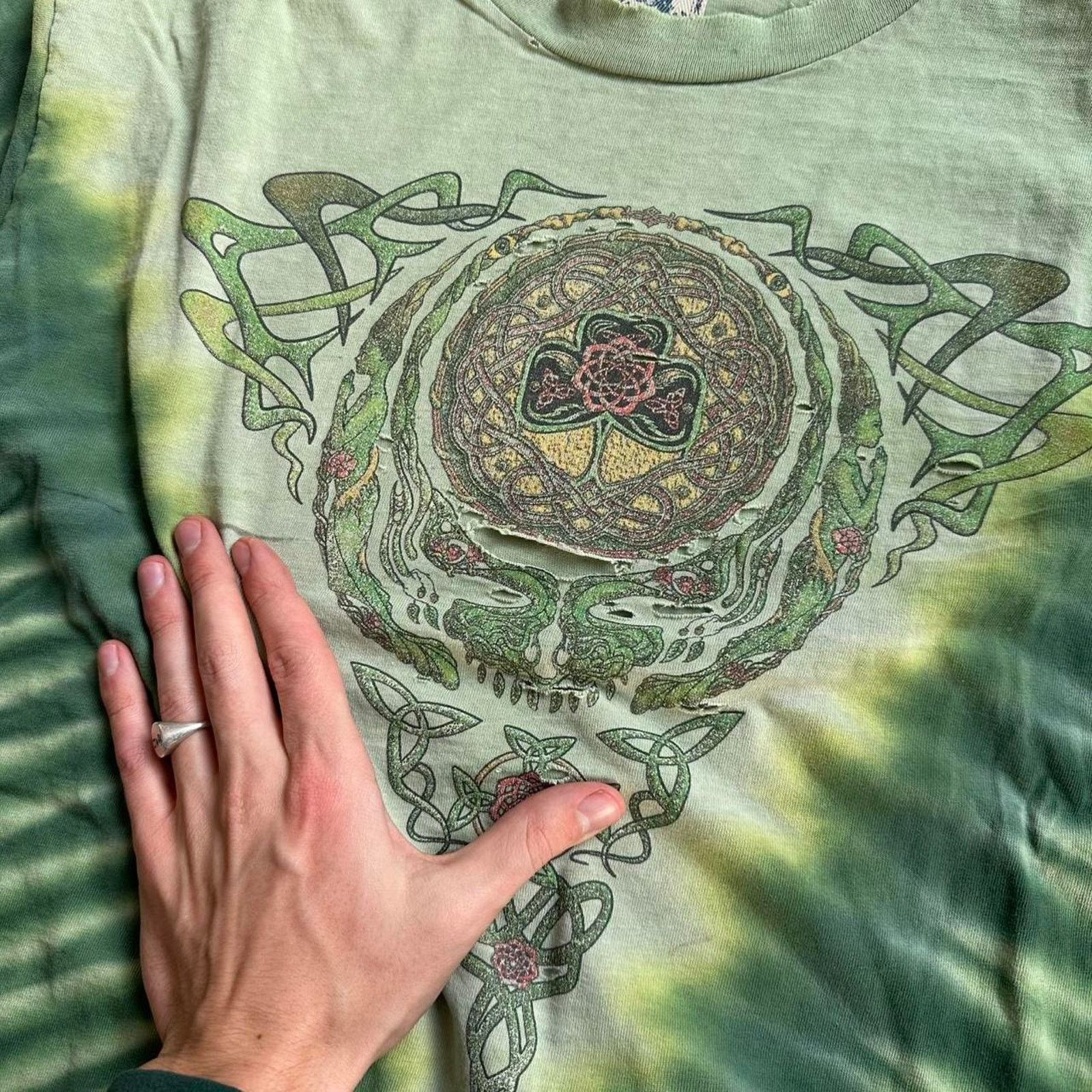 Band Tees × Grateful Dead × Vintage Vintage 90s Grateful Dead Celtic Thrashed Green TieDye Tee Size US L / EU 52-54 / 3 - 5 Thumbnail