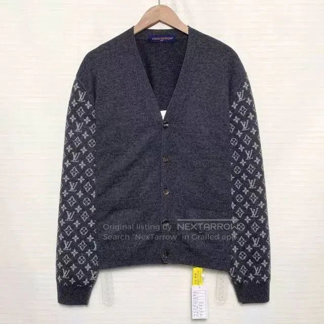 Louis Vuitton Louis Vuitton SS23 Logo V-Neck Knit Sweater. Size US L / EU 52-54 / 3 - 1 Thumbnail