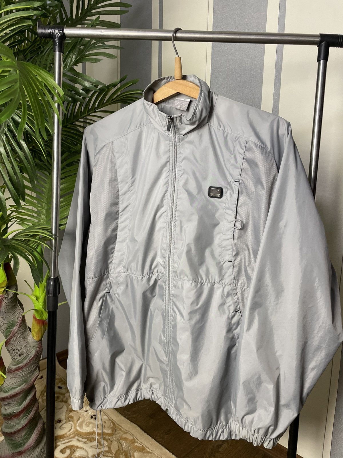 Nike Vintage Nike Metal Logo Track Jacket Size L y2k Size US L / EU 52-54 / 3 - 1 Thumbnail