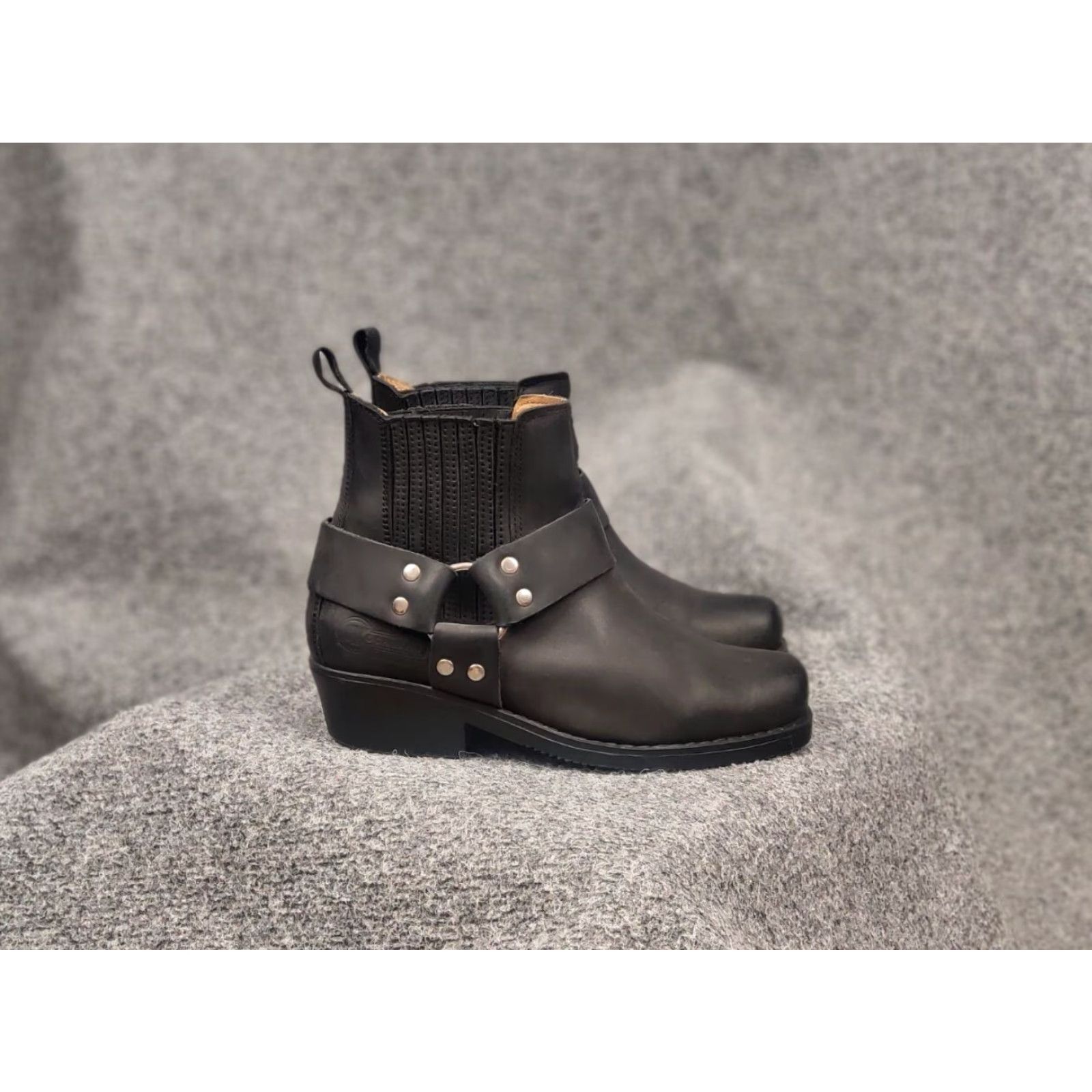 Vintage Kochmann Spain Design Western Ankle Black Leather Vintage Boots Women UK7/US7 Size US 7 / IT 37 - 2 Thumbnail