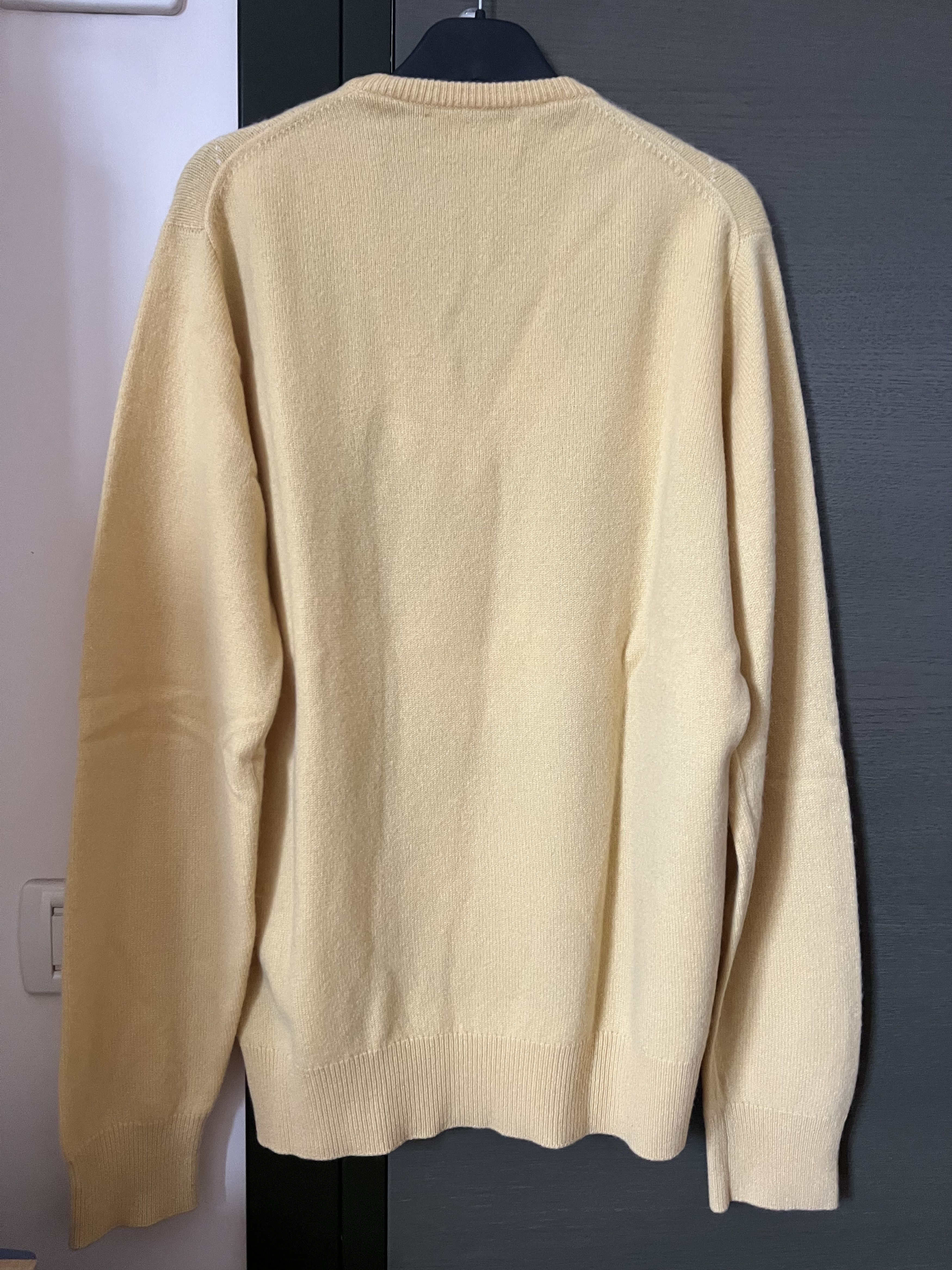 100% cashmere Ballantyne v-neck sweater