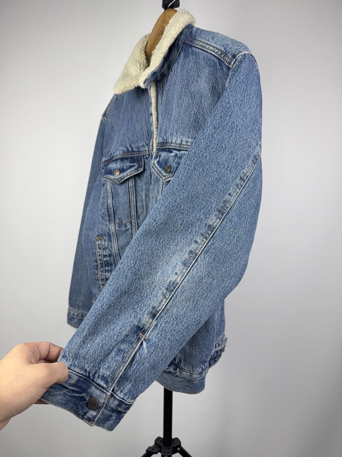 Levi's Retro 00s Levi’s Premium Sherpa Trucker Denim Jacket L Size L / US 10 / IT 46 - 4 Thumbnail