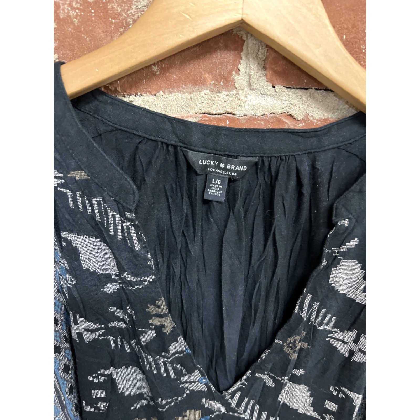 Lucky Brand Lucky Brand Floral Print V Neck Long Sleeve Blouse Size Large Black Women's Blouse أ Size L / US 10 / IT 46 - 2 Thumbnail