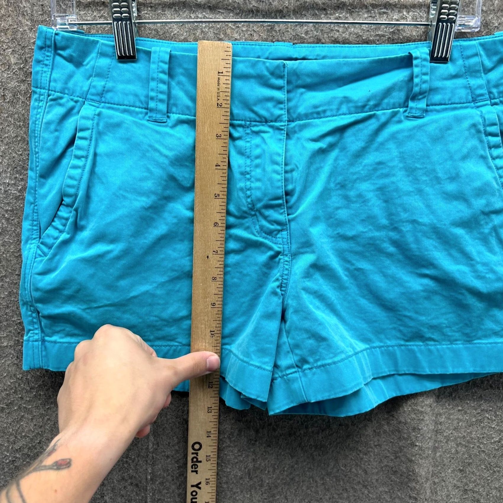 Vineyard Vines Vineyard Vines Shorts Womens 6 Light Blue Chino Flat Front Cotton Canvas Short, Regular Rise, 34 in Waist, Blue, 6, Chino, Casual Size 28" / US 6 / IT 42 - 7 Thumbnail