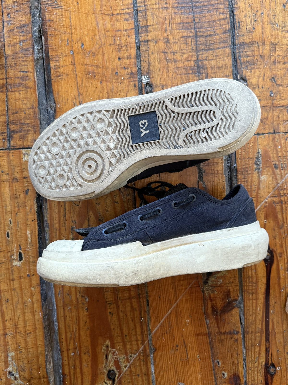 Y-3 Y-3 Classic Court Low V1 Size US 7 / EU 40 - 8 Thumbnail