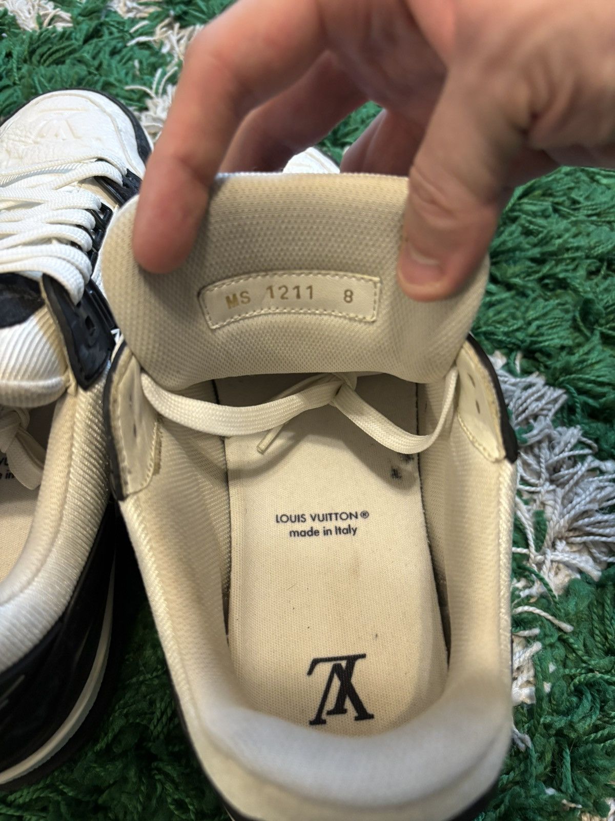 Louis Vuitton Louis Vuitton Trainer White/Black Denim Size US 10.5 / EU 43-44 - 7 Thumbnail