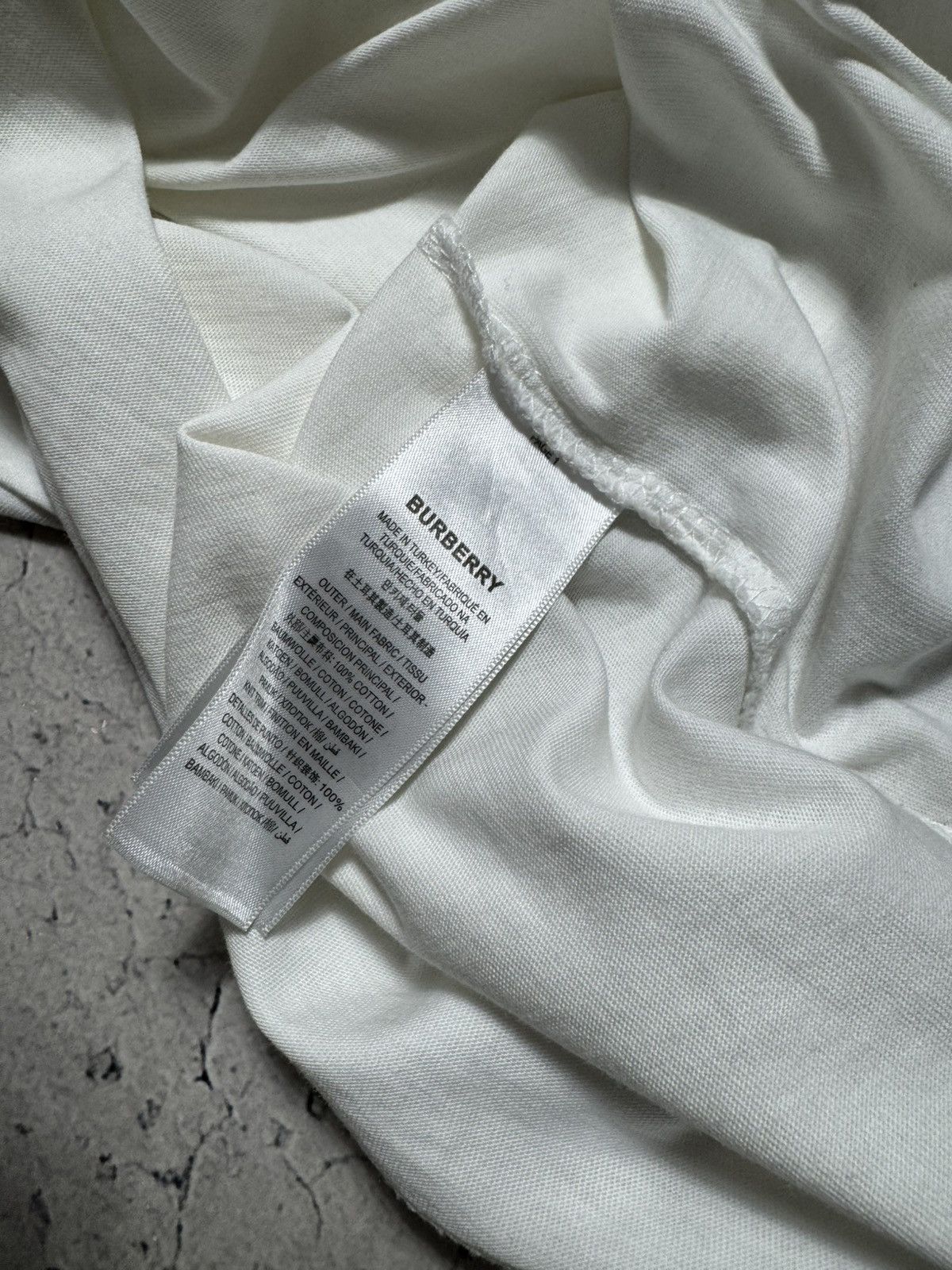 Burberry Burberry London England White T-Shirt Size M Size US M / EU 48-50 / 2 - 6 Thumbnail