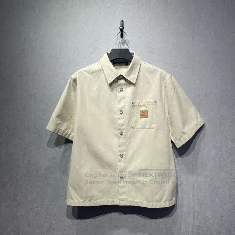 Louis Vuitton Louis Vuitton Logo pocket leather brand pearl button short Size US L / EU 52-54 / 3 - 1 Thumbnail