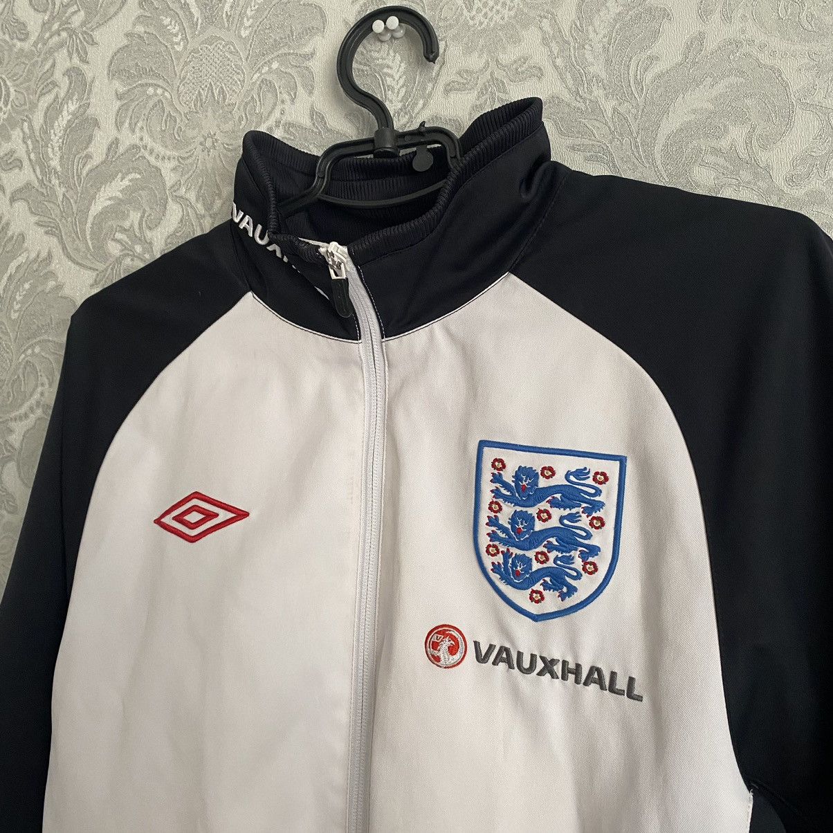 Umbro Vintage Umbro England Training Jacket 11/12 Zipped White Size US M / EU 48-50 / 2 - 2 Thumbnail
