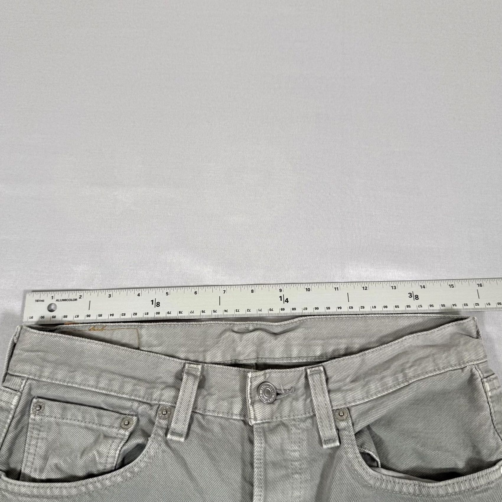 Levi's VINTAGE Levi's 501 Jeans Mens 32x34 Gray Light Wash Natural Denim Straight Classic 90s Boys Womens Size US 32 / EU 48 - 7 Thumbnail