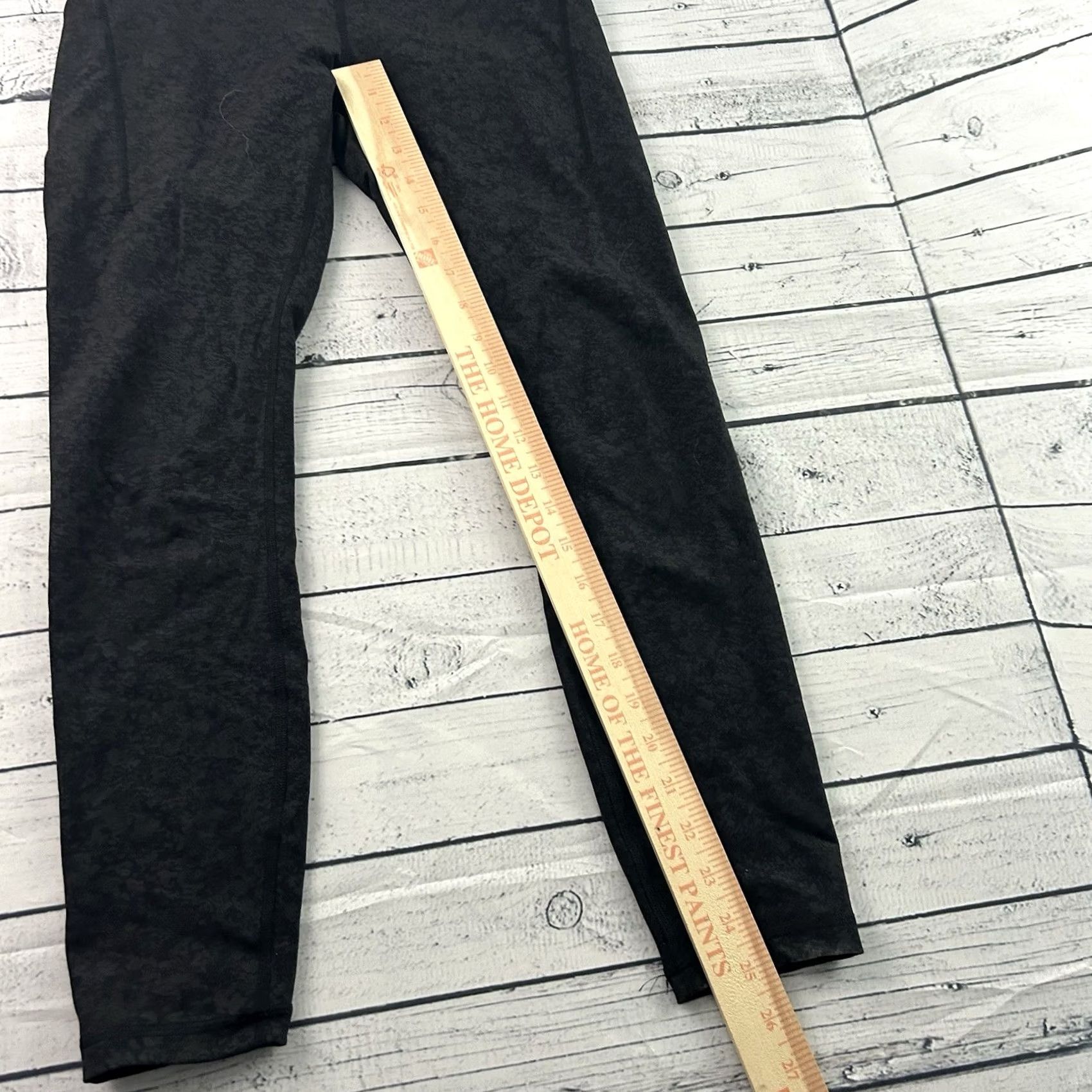 Lululemon Lululemon Black 5 Pocket Tight Leggings Women's 6 Athletic Knit Nylon Inseam 25 in Pockets Rise High-Rise Fast Free? Size 28" / US 6 / IT 42 - 2 Thumbnail